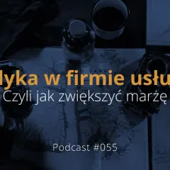 Stara mapa, kompas, aparat Rolleiflex i butelka wody.