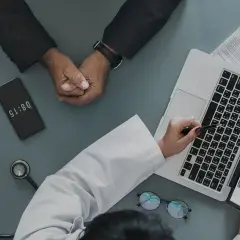 Ubezpieczenie zdrowotne po studiach: jak uniknąć przerwy w ochronie