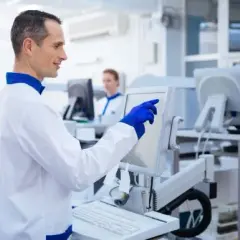 Co można robić po studiach biologicznych? Praca, kariery i możliwości