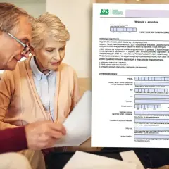 Para starszych osób analizuje dokument "Wniosek o emeryturę" ZUS, przygotowując się do złożenia wniosku.
