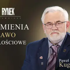 Dwóch mężczyzn w garniturach, jeden z nich Paweł Kuglarz, na tle napisu "UE ZMIENIA PRAWO UPADŁOŚCIOWE".