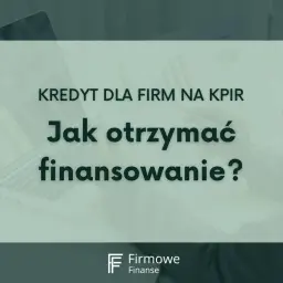 Kredyt dla firm na start: jak uzyskać finansowanie? Laptop i dokumenty na biurku sugerują planowanie rozwoju biznesu.