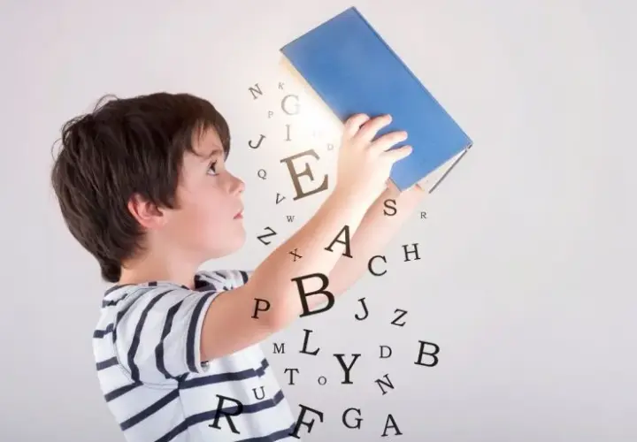 Czym jest dysleksja i jak wpływa na naukę czytania i pisania