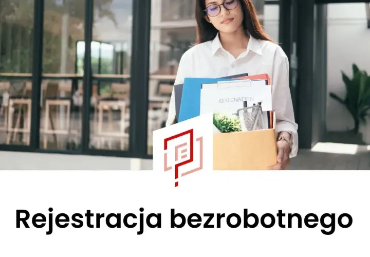 Kobieta z pudełkiem rzeczy osobistych i dokumentem "Resignation" wychodzi z biura.