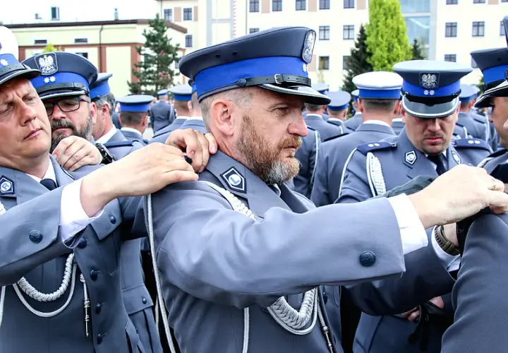 Jaki stopień ma policjant po studiach? Oto, co musisz wiedzieć