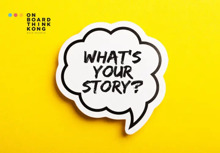 Biała chmurka z napisem "WHAT'S YOUR STORY?" na żółtym tle.