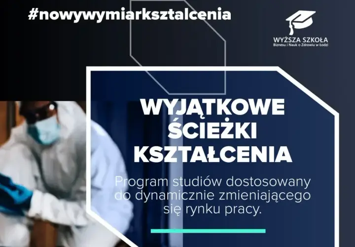 Osoba w kombinezonie ochronnym bada dowody. Dowiedz się, co można robić po studiach kryminalistycznych i wybierz wyjątkowe ścieżki kształcenia.