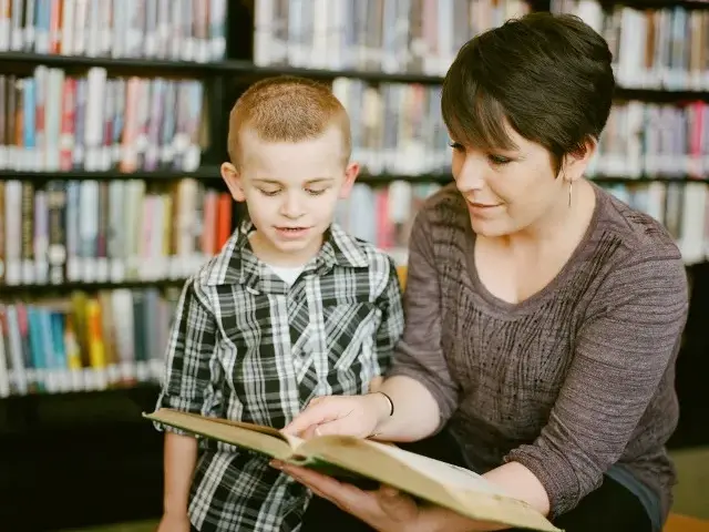 Jak być dobrym kolegą? Kluczowe lekcje z filmów edukacyjnych