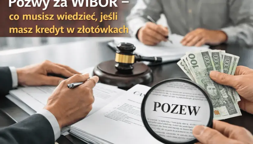 Dłonie trzymające pieniądze i dokumenty, lupa z napisem "POZEW", młotek sędziowski.