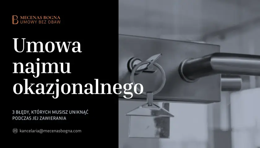 Klucz z breloczkiem w kształcie domu włożony do zamka drzwi.