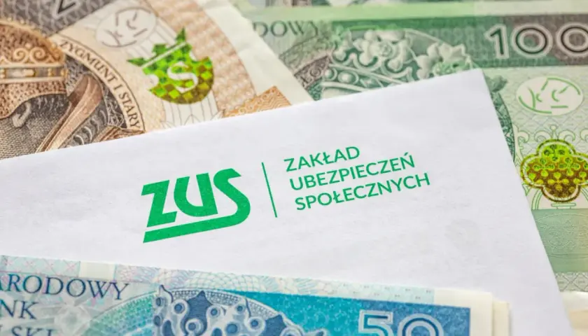 ZUS i polskie banknoty. Dokument ZUS sugeruje możliwość uzyskania świadczeń, nawet jeśli nie pracowałeś.