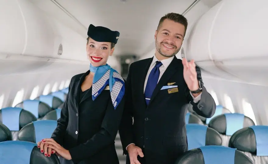 Jak zostać stewardessą w Polsce? Kompletny przewodnik