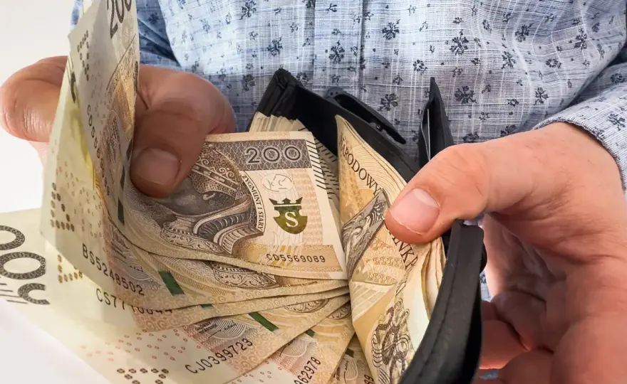 Trzynastka - jak ją policzyć i czy na pewno Ci się należy?