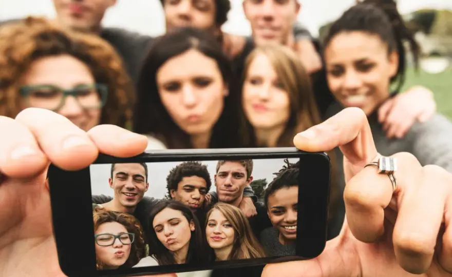 Pokolenia: Baby Boomers, Milenialsi, Gen Z - Jak je rozumieć?